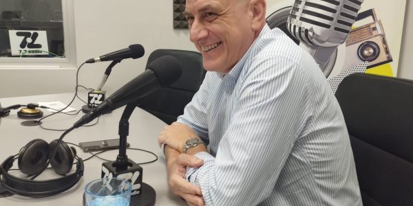 Domingo Montes de Oca en los estudios de El Espejo Canario