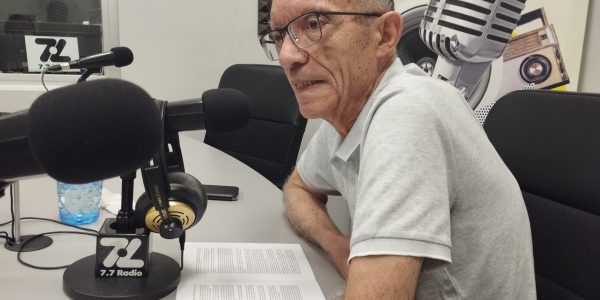 Roque Calero en los estudios de El Espejo Canario