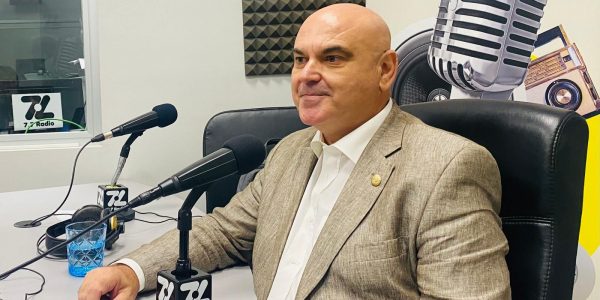 Gregorio Rodríguez en los estudios de El Espejo Canario