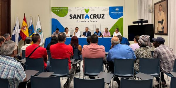 Reunión del Ayuntamiento de Santa Cruz de Tenerife con los comerciantes del rastro | Foto: Ayuntamiento de SCTF