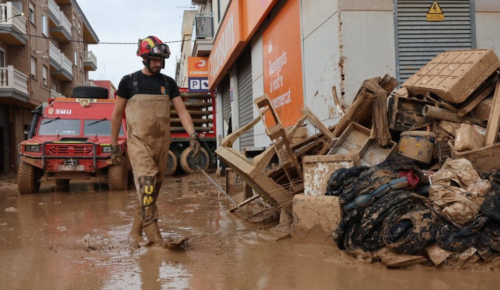 Tareas de limpieza en Valencia | Foto: Ministerio de Defensa