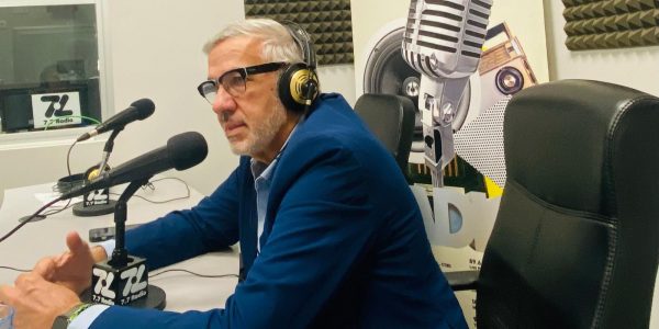 Lluis Serra Majem en los estudios de El Espejo Canario