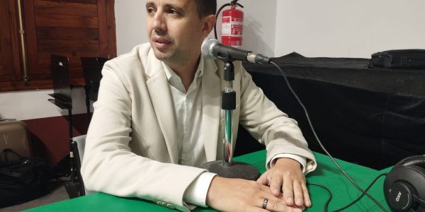 Iván Pérez en el set de El Espejo Canario en ex convento de Santo Domingo de La Laguna