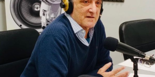 Rodolfo Espino en los estudios de El Espejo Canario