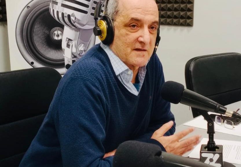Rodolfo Espino en los estudios de El Espejo Canario