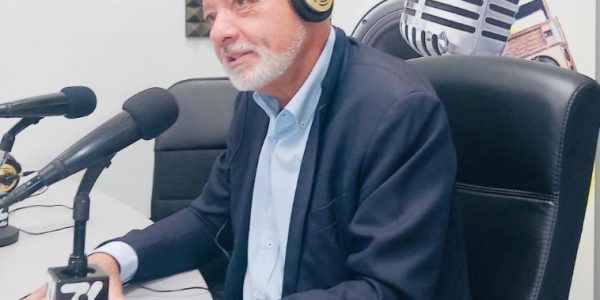 Javier Puga en los estudios de El Espejo Canario