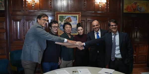 Firma del acuerdo entre Quantum Box y el estudio japonés Route24 | Foto: Proexca