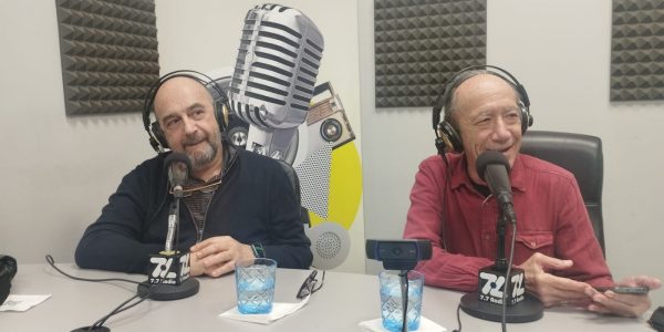 Francisco Santana y Gregorio Figueras en los estudios de El Espejo Canario