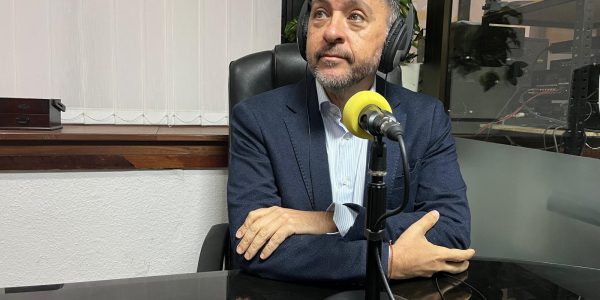 José Manuel Bermúdez en los estudios de El Espejo Canario
