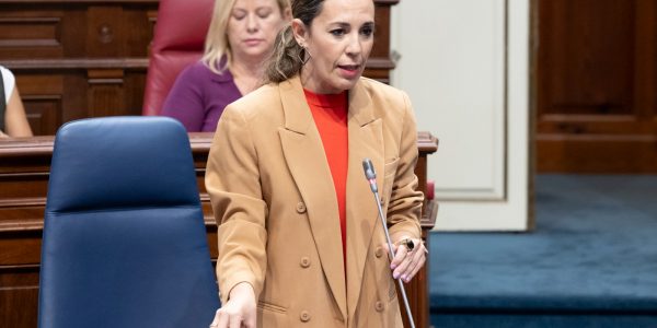 Jéssica de León en el Parlamento de Canarias | Foto: Gobierno de Canarias