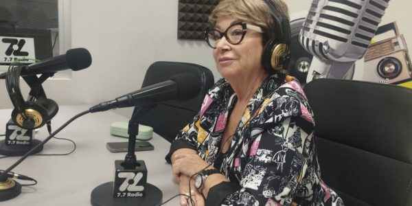 Salud Gil en los estudios de El Espejo Canario