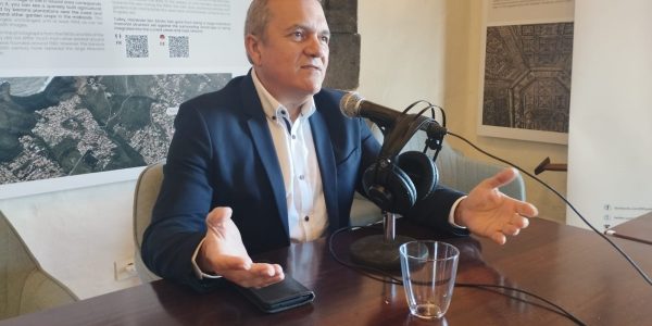 Valentín González en el set de El Espejo Canario en la Casa del Vino de Tenerife