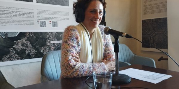 Ángeles Dorta en el set de El Espejo Canario en la Casa del Vino de Tenerife