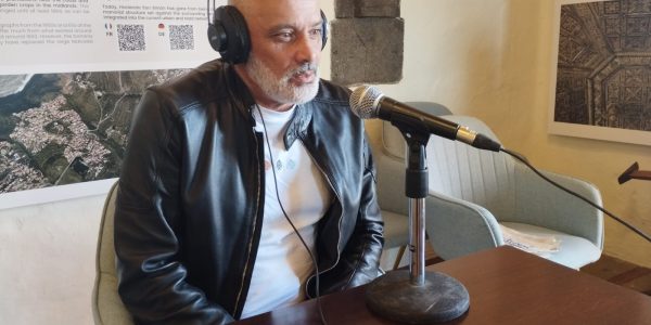 Pablo Pestano en el set de El Espejo Canario en la Casa del Vino de Tenerife