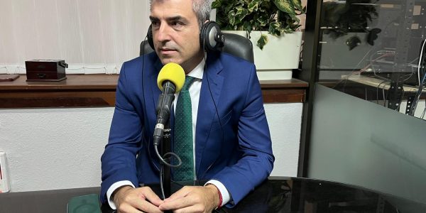 Manuel Domínguez en los estudios de El Espejo Canario