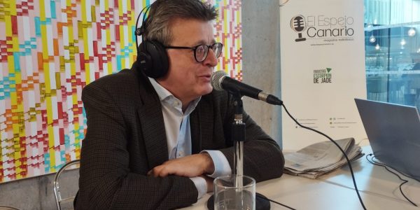 José Carlos Acha en el set de El Espejo Canario en el TEA Tenerife Espacio de las Artes