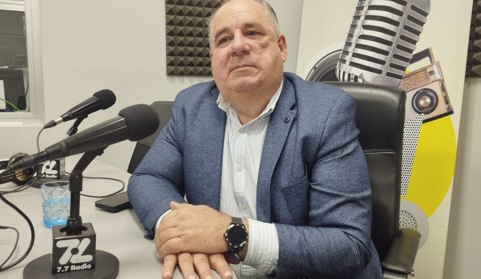 Juan Martel en los estudios de El Espejo Canario