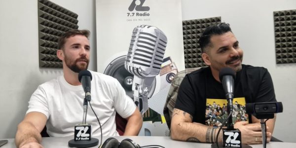 Juan Salán y Javier Santana en los estudios de El Espejo Canario