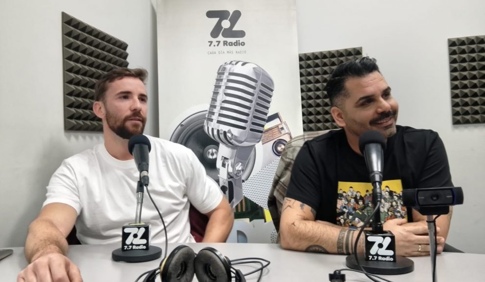 Juan Salán y Javier Santana en los estudios de El Espejo Canario