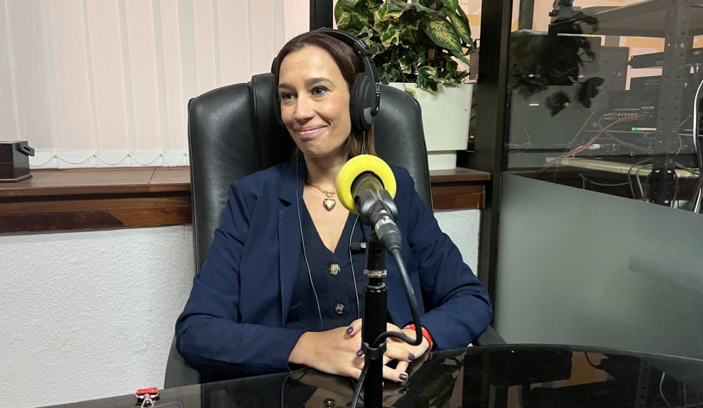 Nira Fierro en los estudios de El Espejo Canario