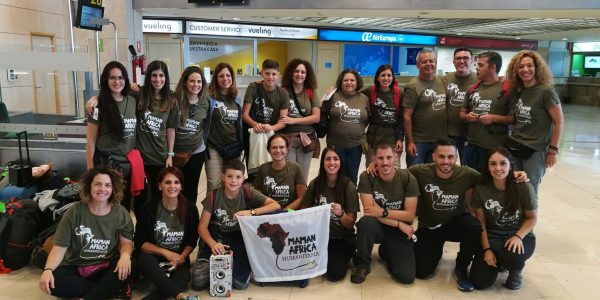 Voluntarios de MamanÁfrica Humanitaria | Foto: Asociación MamanÁfrica