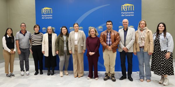 Acto por el Día Internacional del Asperger en el Parlamento de Canarias | Foto: Parcan