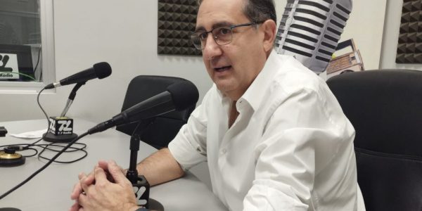 Felipe Afonso El Jaber en los estudios de El Espejo Canario