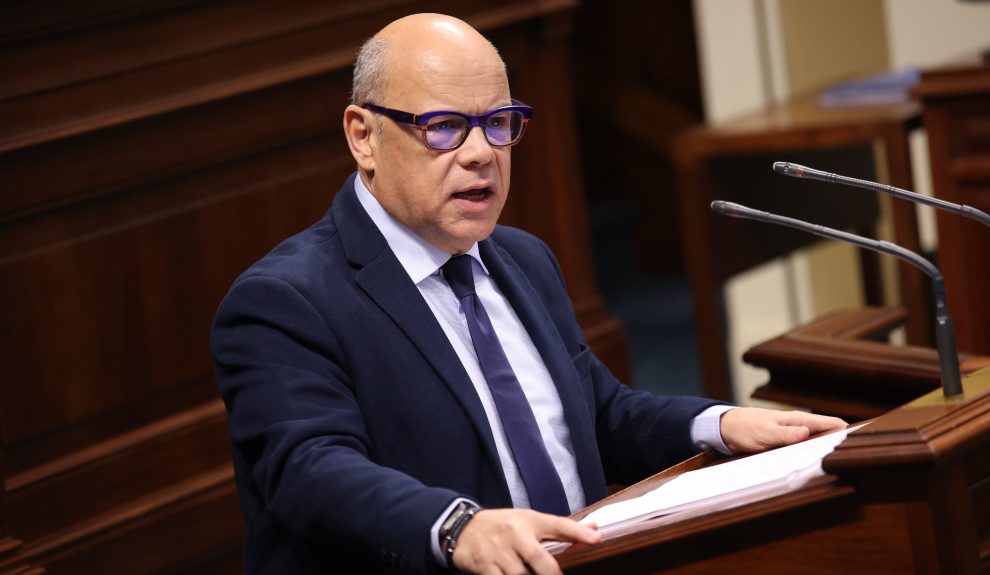 José Miguel Barragán durante el debate | Foto: Parlamento de Canarias
