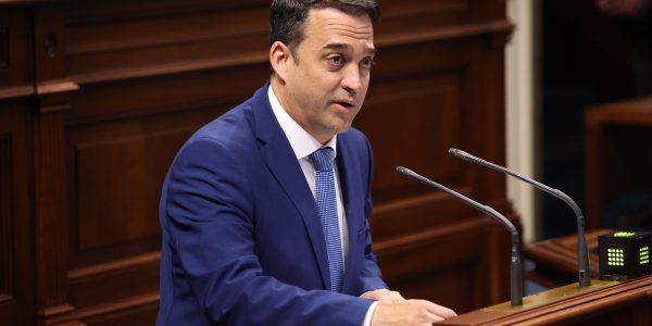 Juan Manuel García Casañas durante el debate | Foto: Parlamento de Canarias
