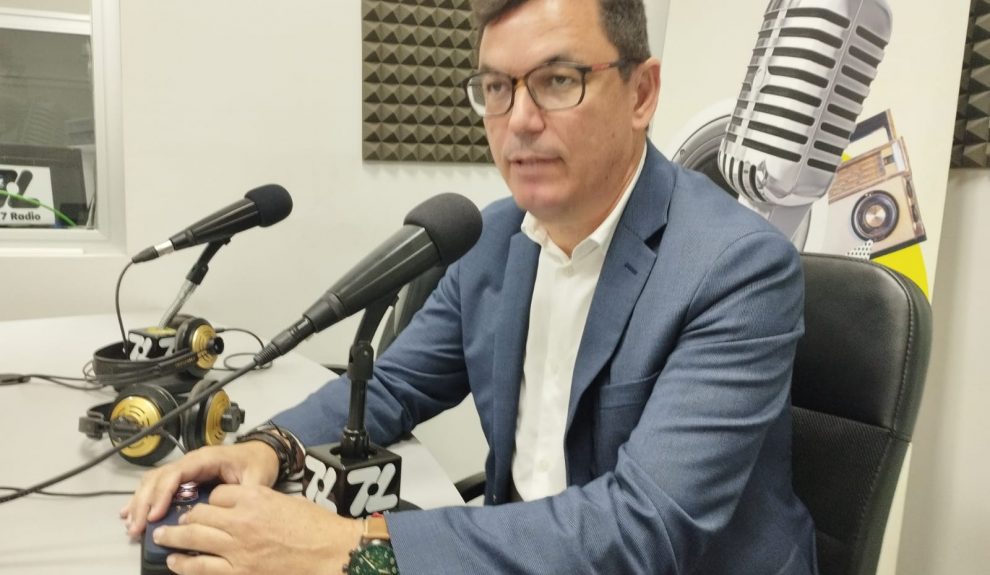 Pablo Rodríguez en los estudios de El Espejo Canario