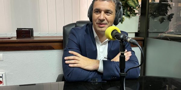 Luis Díaz Dorta en los estudios de El Espejo Canario