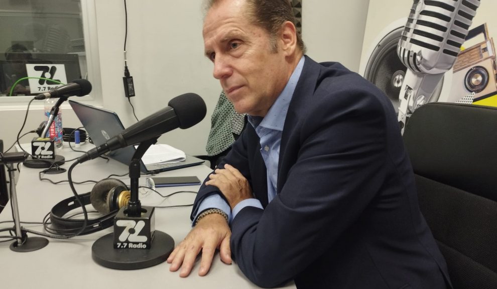 Manuel Sanabria en los estudios de El Espejo Canario