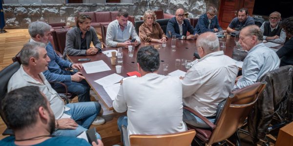 Reunión entre patronales y sindicatos en la provincia de Santa Cruz de Tenerife | Foto: Ashotel