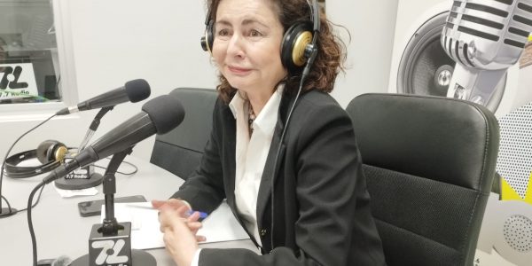 Matilde Asián en los estudios de El Espejo Canario