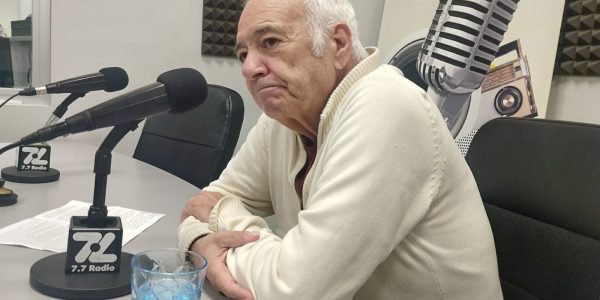 Emilio Mayoral en los estudios de El Espejo Canario
