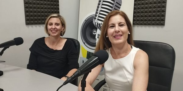 Deborah Thoma y Adriana Regidor en los estudios de El Espejo Canario