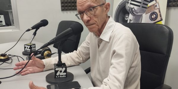 Roque Calero en los estudios de El Espejo Canario