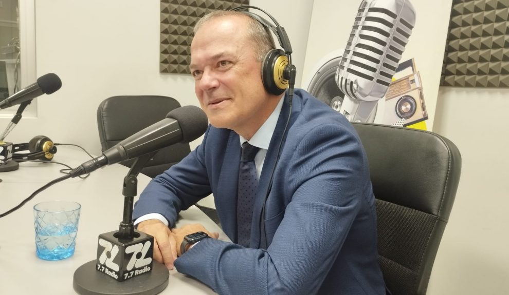 Augusto Hidalgo en los estudios de El Espejo Canario