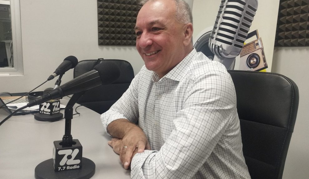Manuel Campos en los estudios de El Espejo Canario