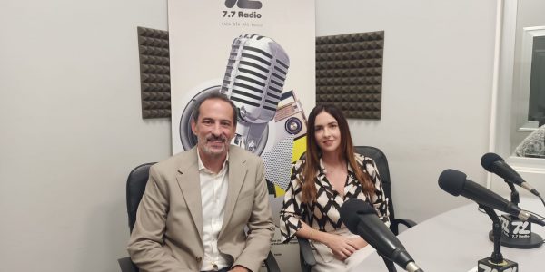 Luis Alberto Ruiz Pasquau y Betsabé Morales en el estudio de El Espejo Canario