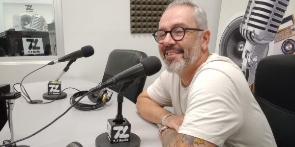 Alejandro Romero en los estudios de El Espejo Canario