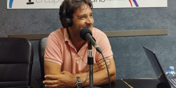 Jesús Díaz en los estudios de El espejo Canario