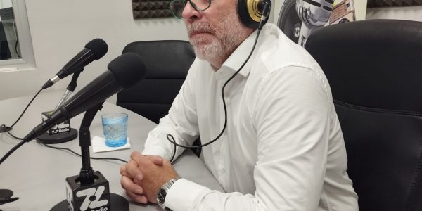 Rafael Herrera Checa en los estudios de El Espejo Canario