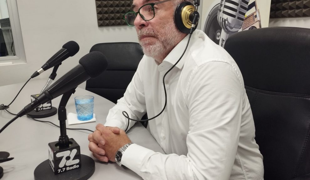 Rafael Herrera Checa en los estudios de El Espejo Canario