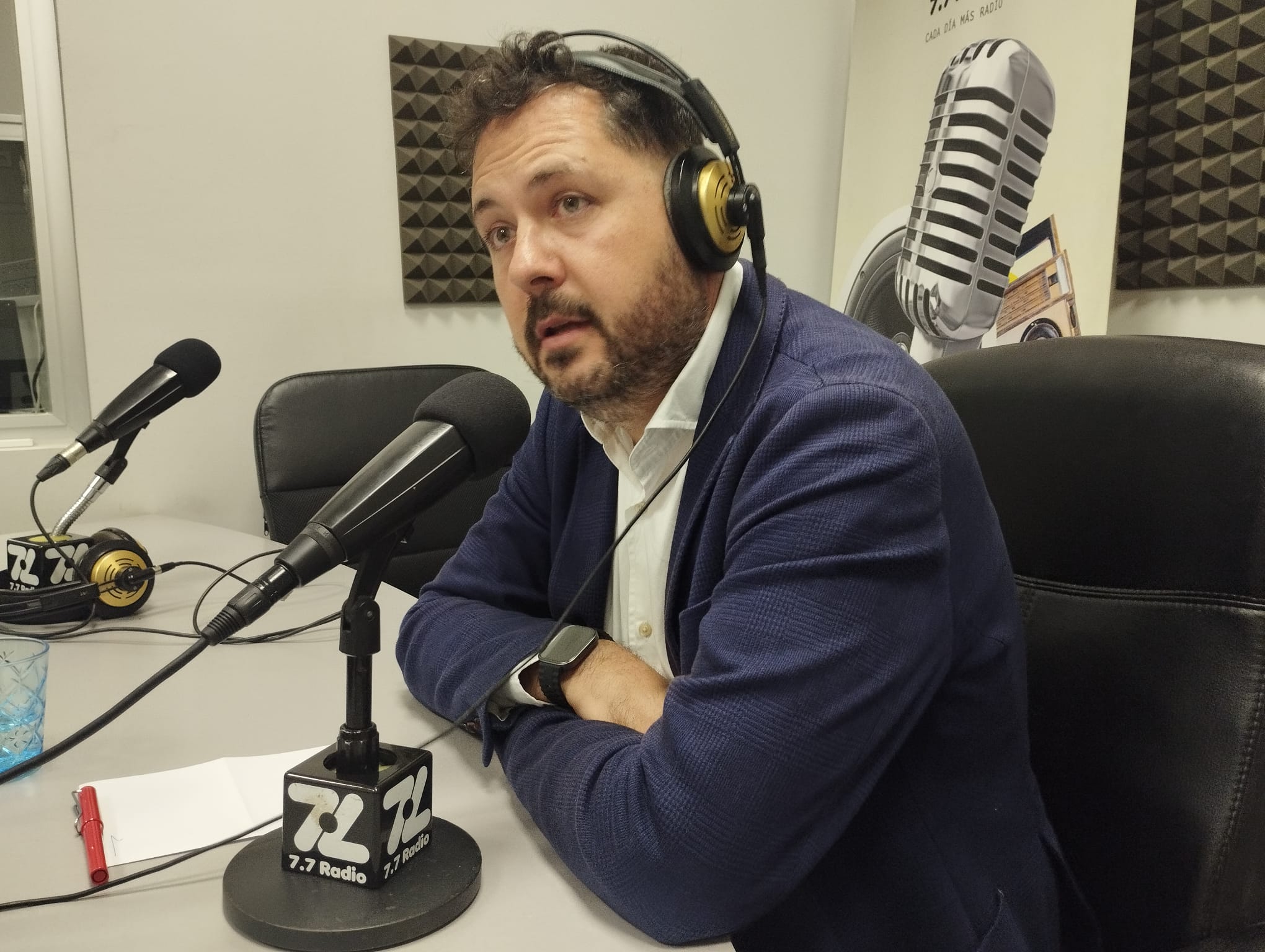 Josué Íñiguez en los estudios de El Espejo Canario Josué Íñiguez en los estudios de El Espejo Canario