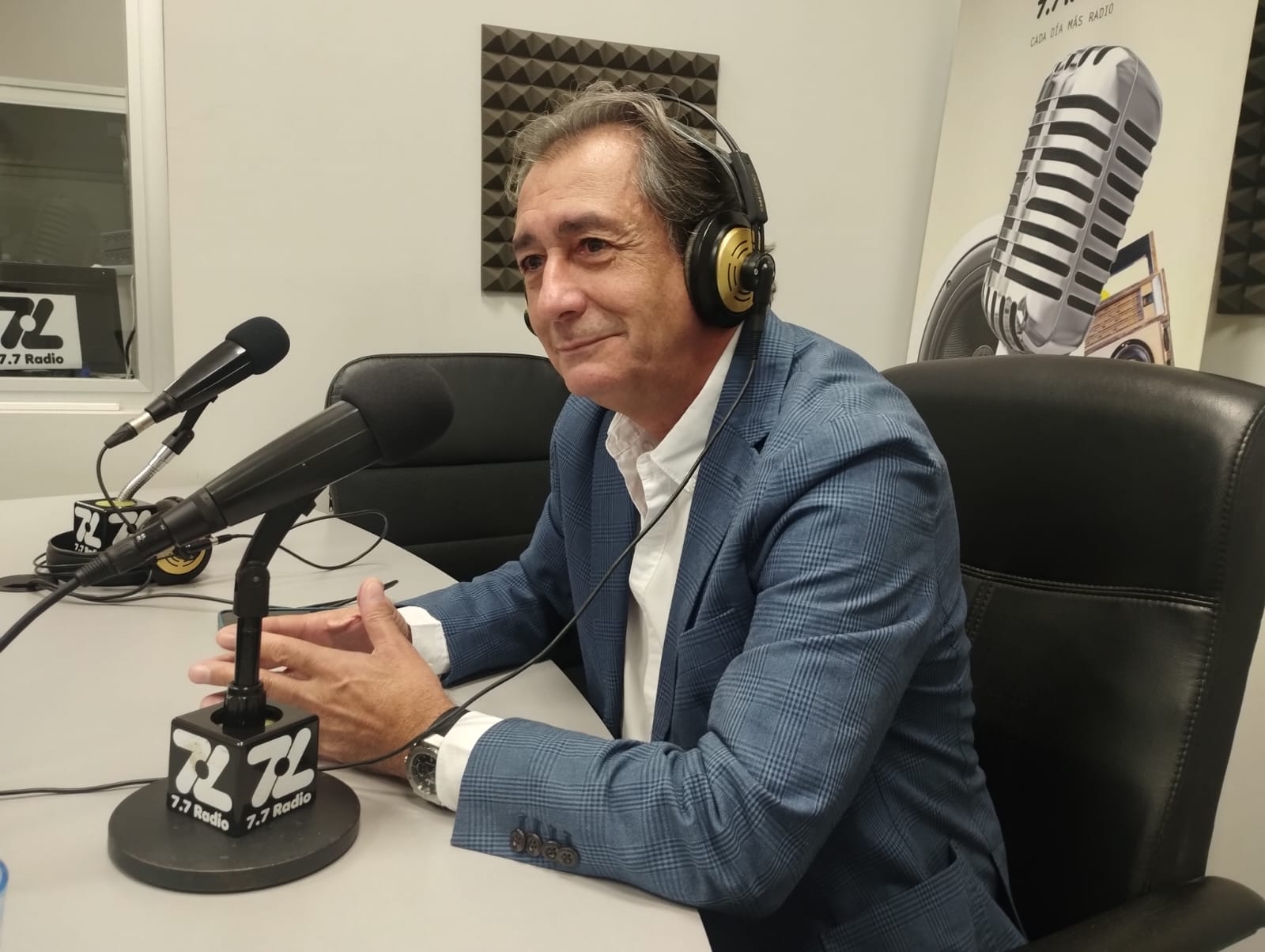 Luis Padrón en los estudios de El espejo Canario Luis Padrón en los estudios de El espejo Canario