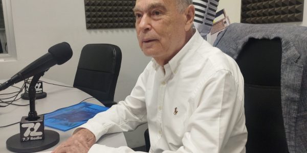 Gonzalo Marrero en los estudios de El Espejo Canario