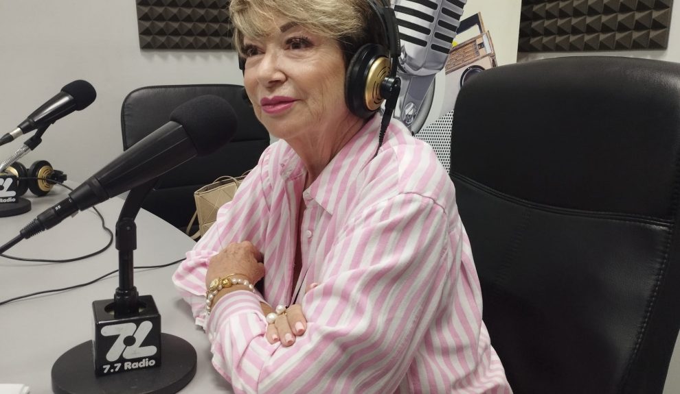Salud Gil en los estudios de El Espejo Canario