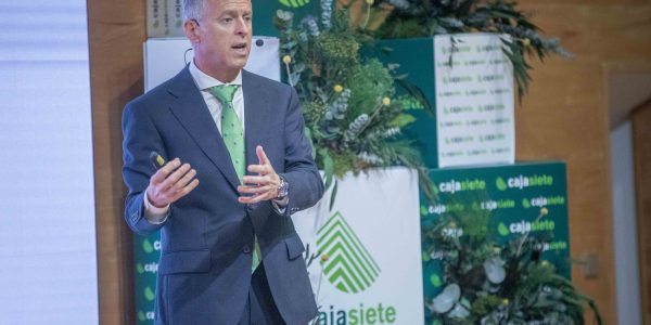 Manuel del Castillo en la asamblea general de Cajasiete | Foto: Cajasiete