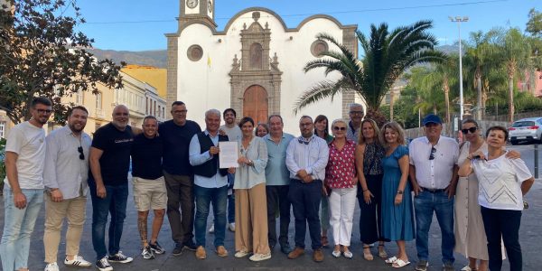 Concejales, dirigentes del PP y el edil de NC tras presentar la moción de censura | Foto: PP de Güímar